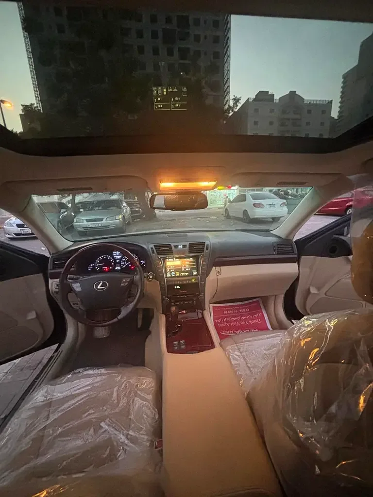 Lexus LS 460 AT (380 حصان) - 13