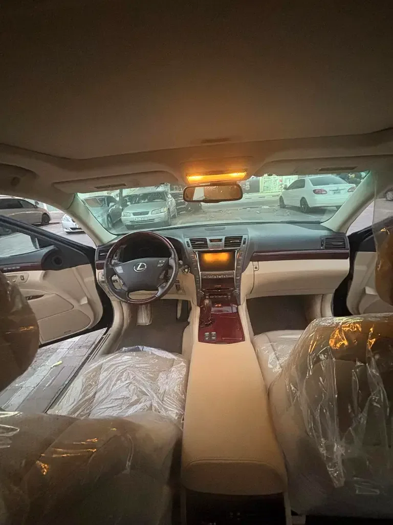 Lexus LS 460 AT (380 حصان) - 15