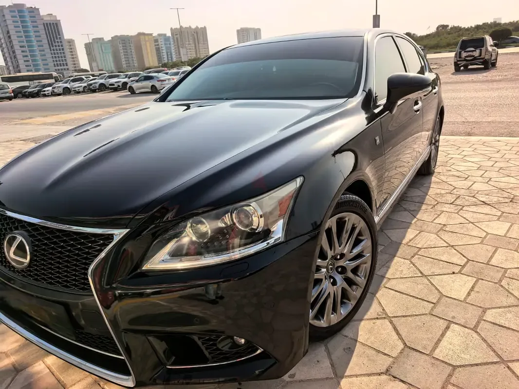 Lexus LS 460 AT (388 hp)