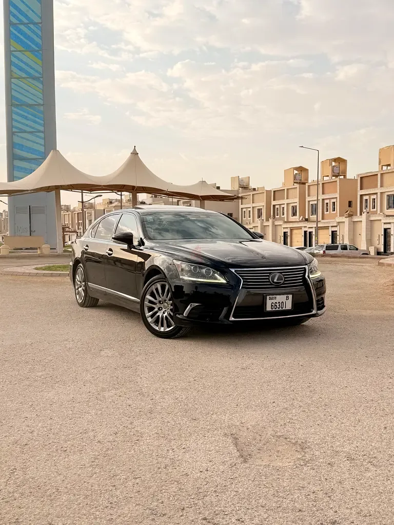 Lexus LS 460 AT (388 hp)