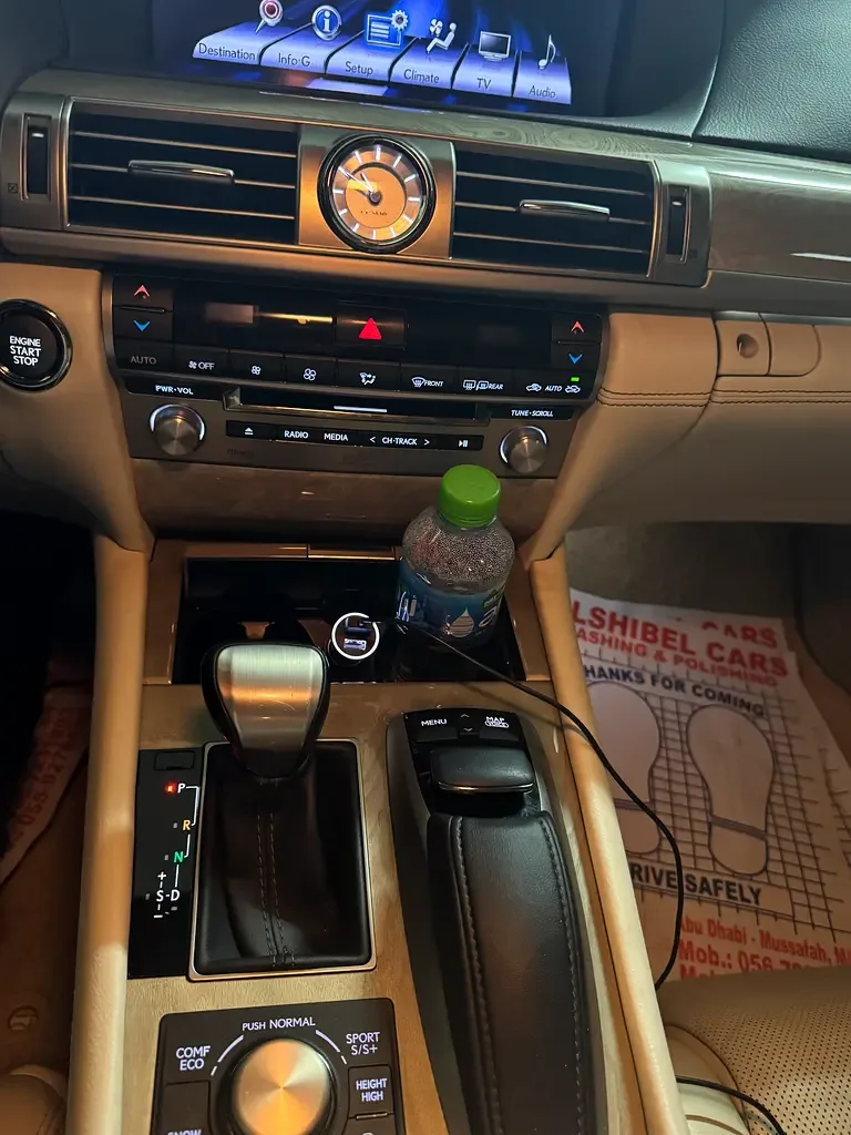 Lexus LS 460 AT (388 hp)