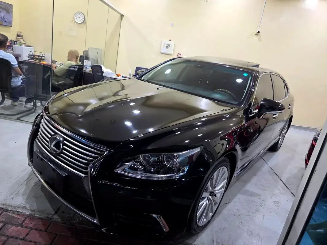 Lexus LS 460 AT (388 hp)