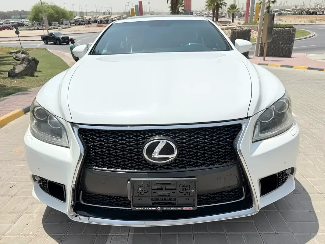 Lexus LS 460 AT (388 hp)