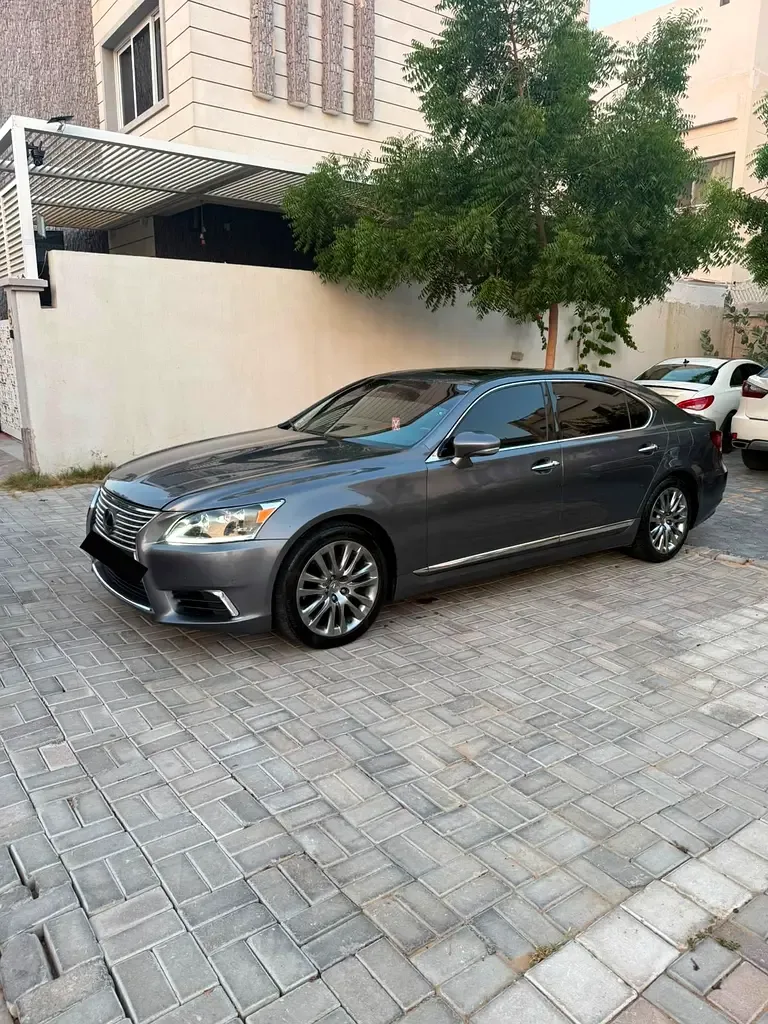 Lexus LS 460 AT (388 hp) - 2