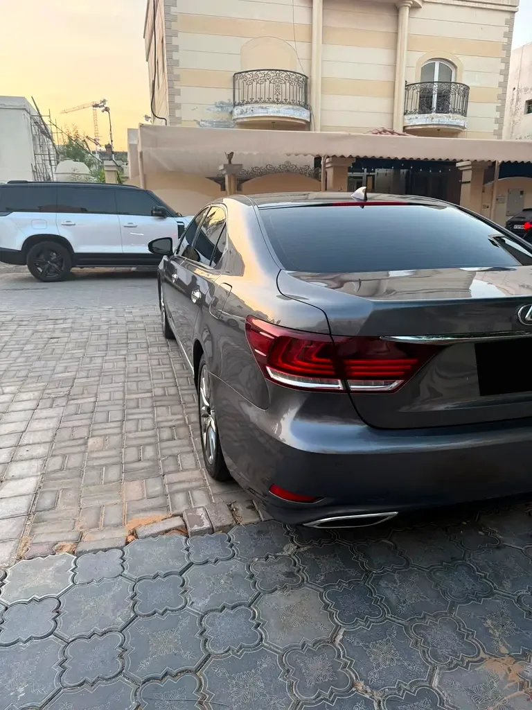 Lexus LS 460 AT (388 hp) - 6