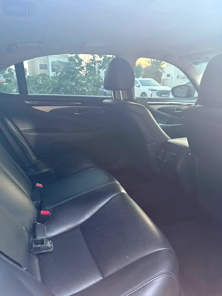 Lexus LS 460 AT (388 hp) - 9