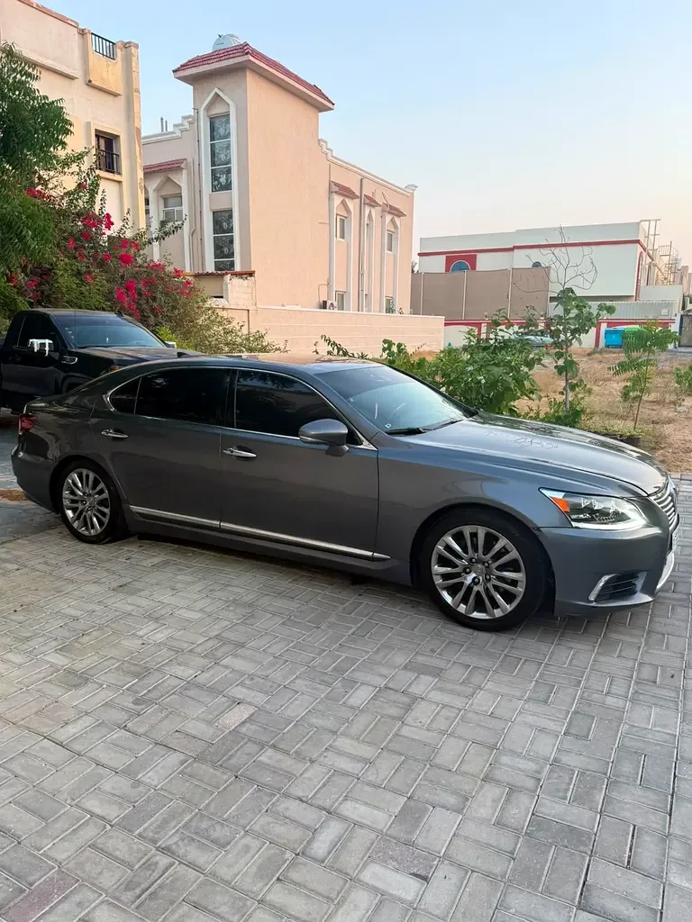 Lexus LS 460 AT (388 hp) - 7