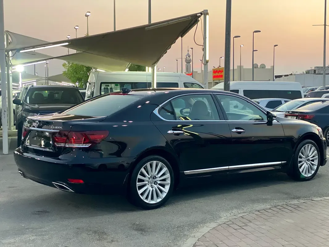 Lexus LS 460 AT (388 حصان) - 12