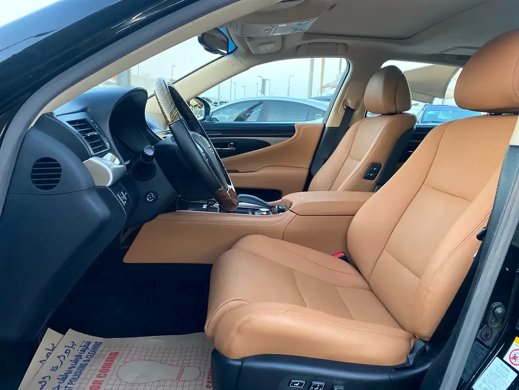 Lexus LS 460 AT (388 حصان) - 13