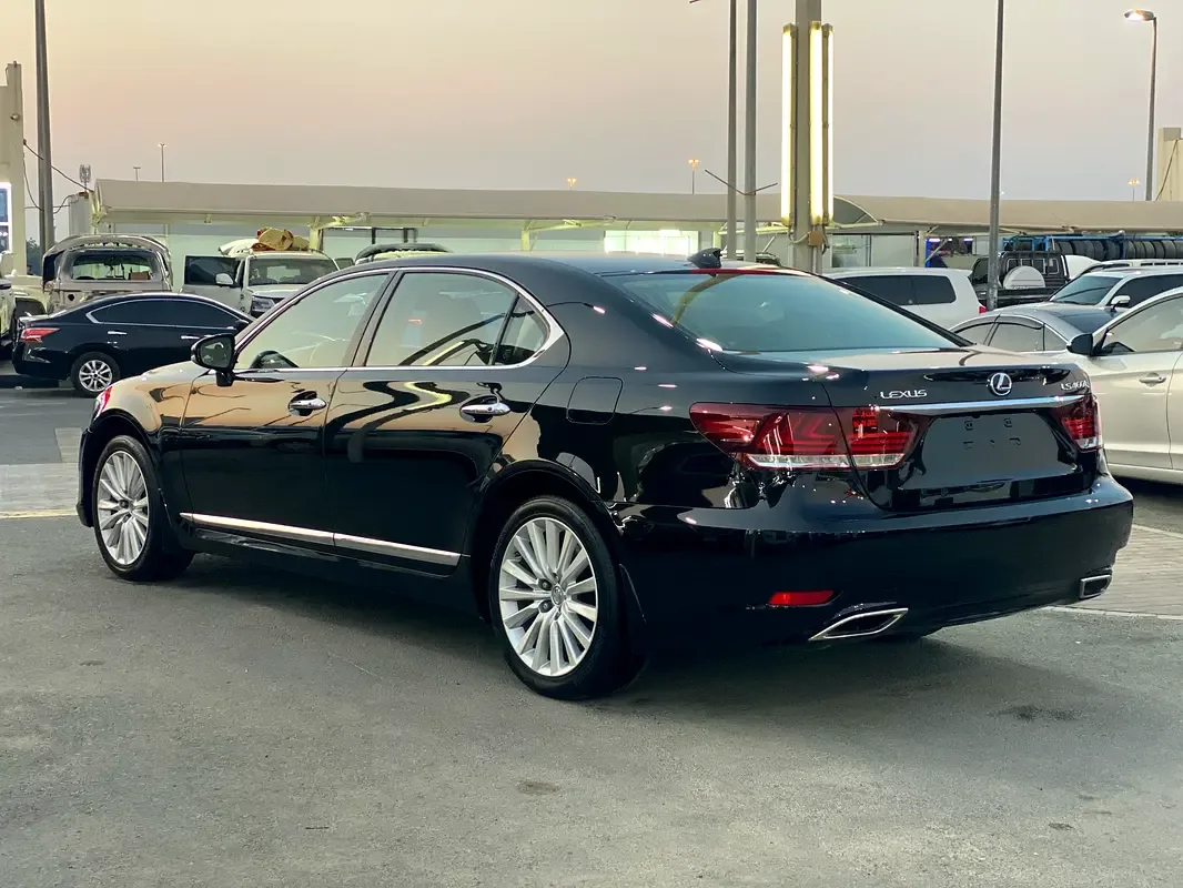 Lexus LS 460 AT (388 حصان) - 11