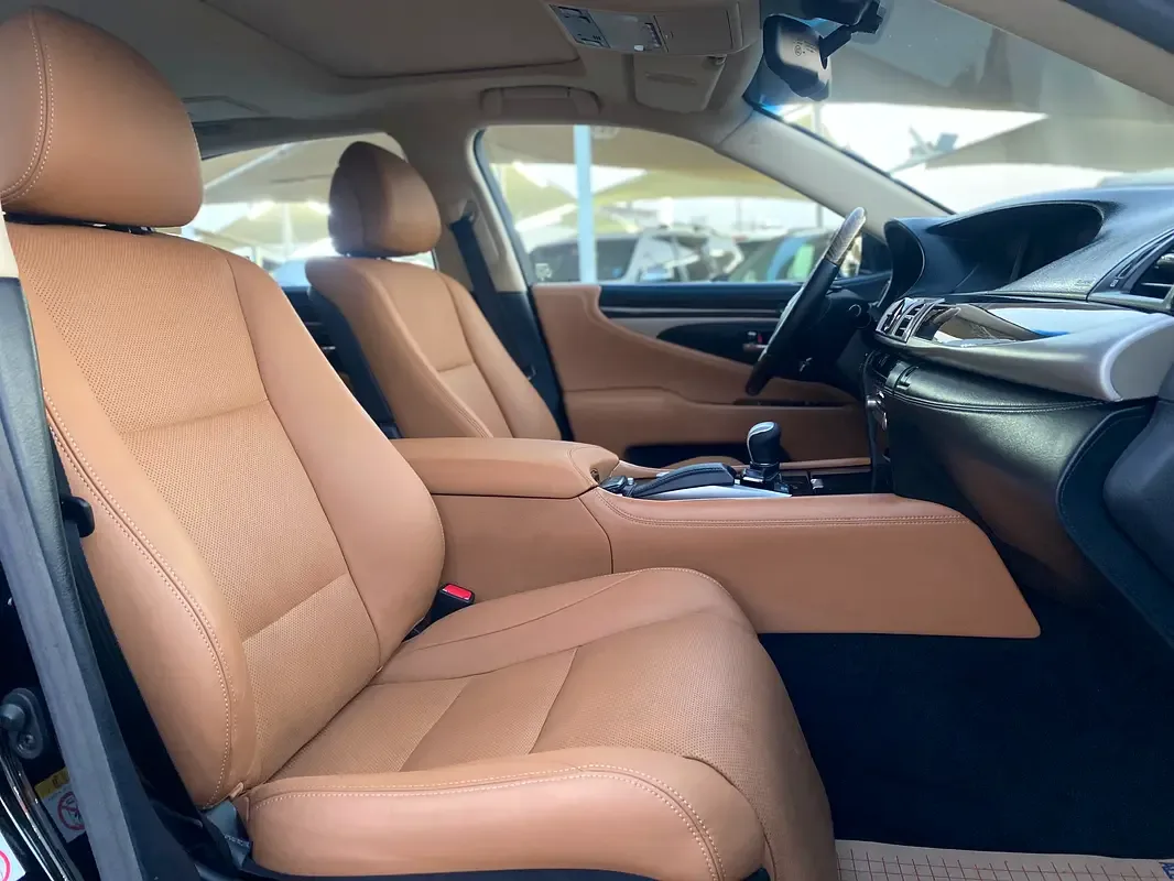 Lexus LS 460 AT (388 حصان) - 16