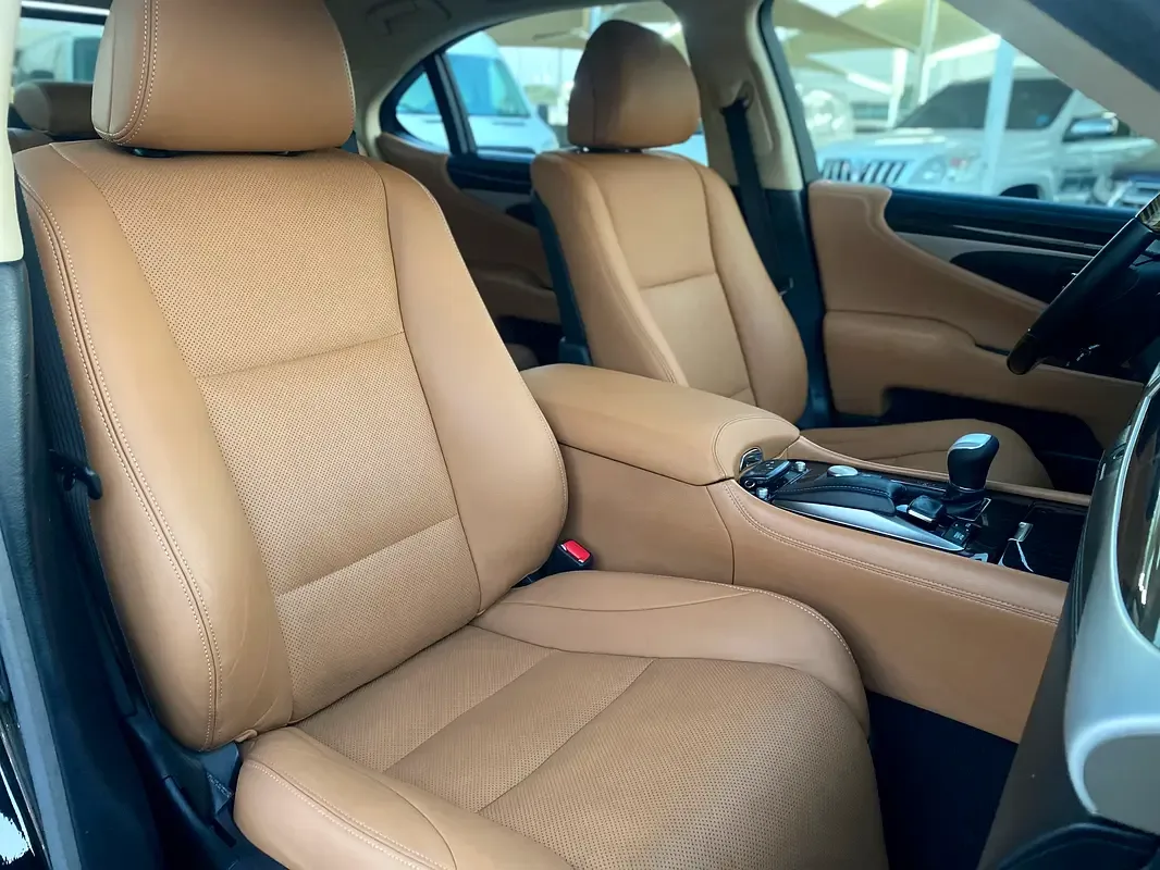 Lexus LS 460 AT (388 حصان) - 17