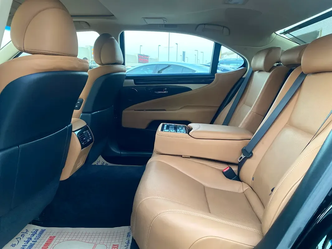 Lexus LS 460 AT (388 حصان) - 19