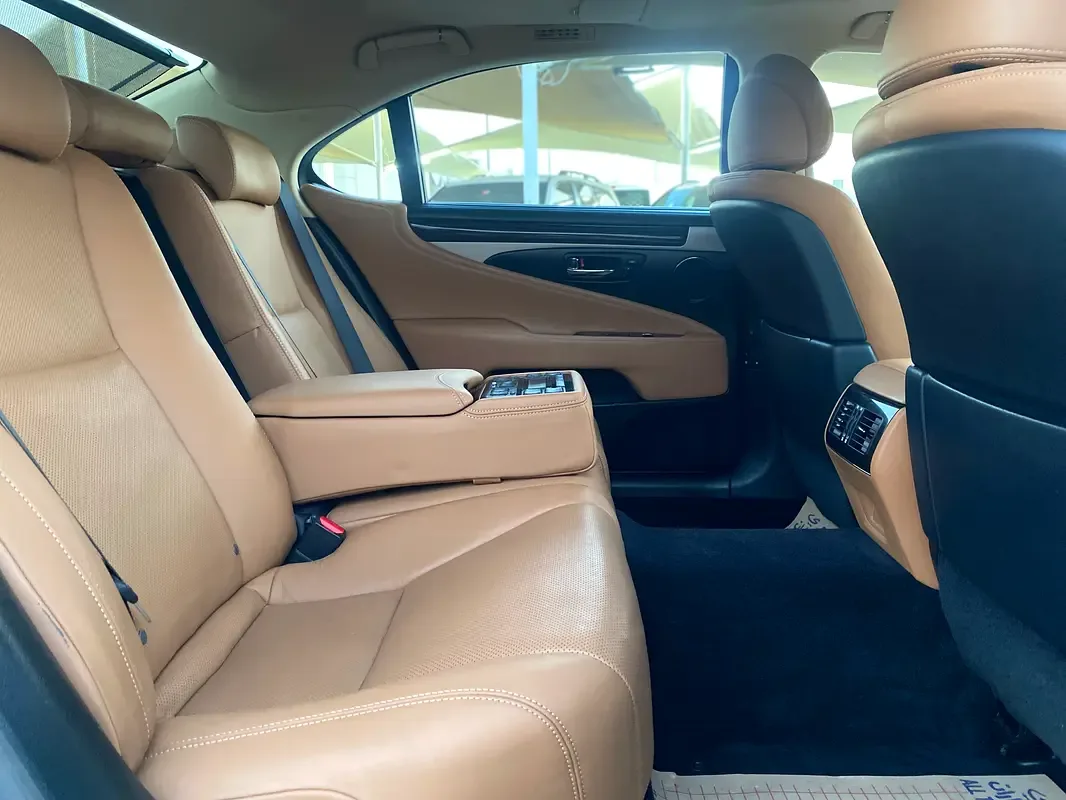 Lexus LS 460 AT (388 حصان) - 20