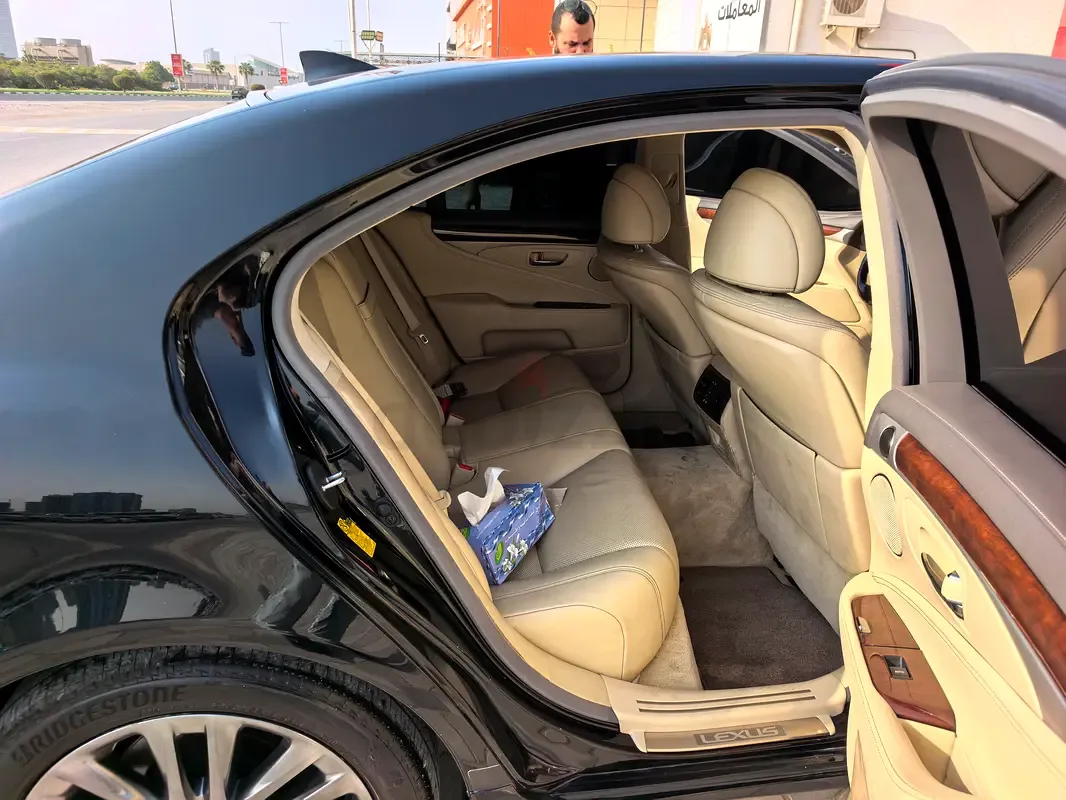 Lexus LS 460 AT (388 hp) - 6