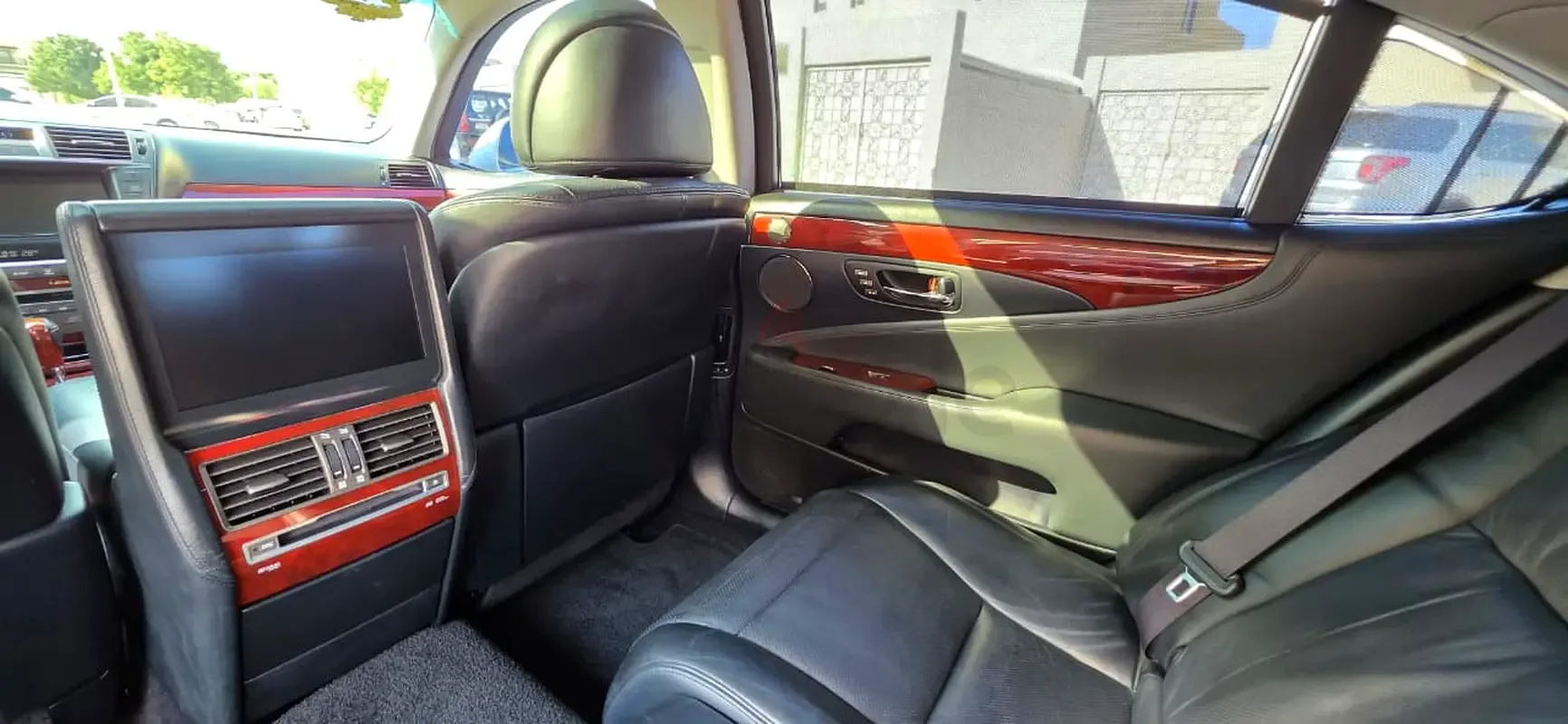 Lexus LS 460 L  AT (381 حصان) - 6