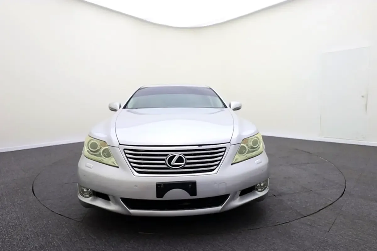 Lexus LS 460 L AT AWD (367 hp)