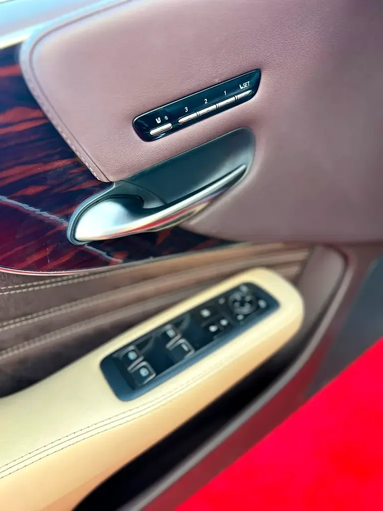 Lexus LS 500 AT (421 حصان) - 8