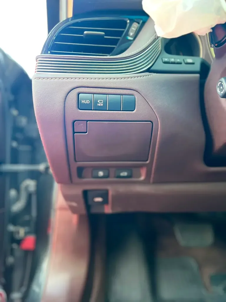 Lexus LS 500 AT (421 حصان) - 9