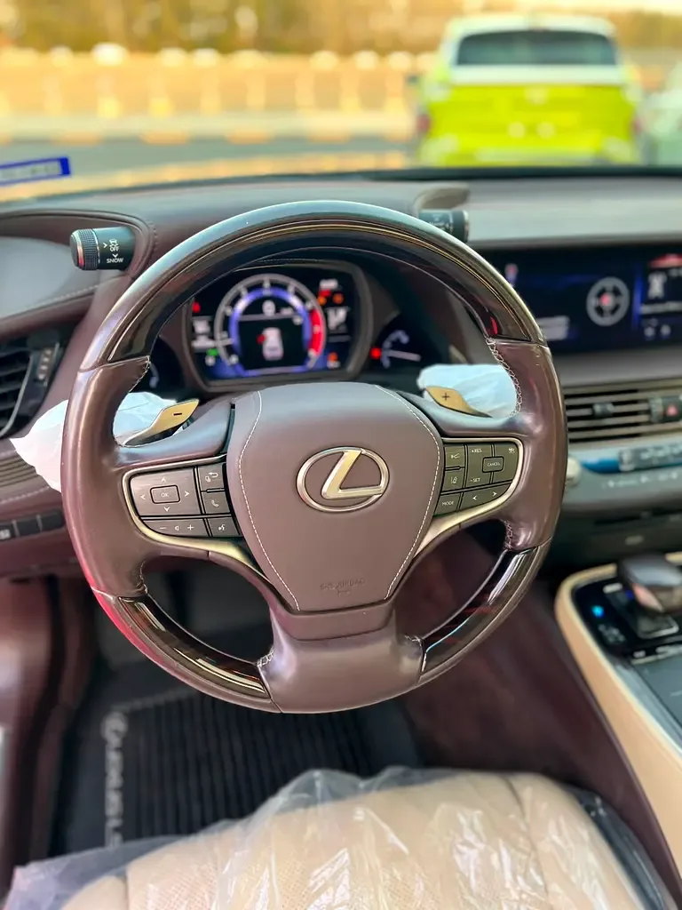 Lexus LS 500 AT (421 حصان) - 10