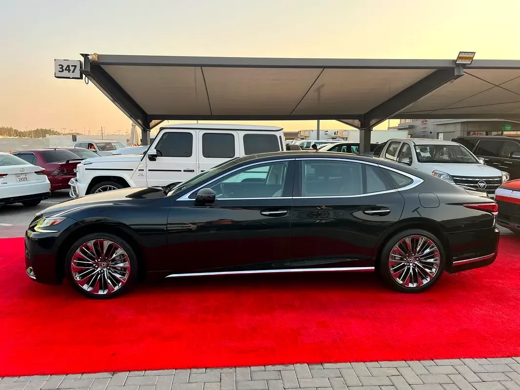 Lexus LS 500 AT (421 حصان) - 17