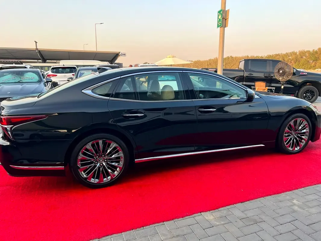 Lexus LS 500 AT (421 حصان) - 18