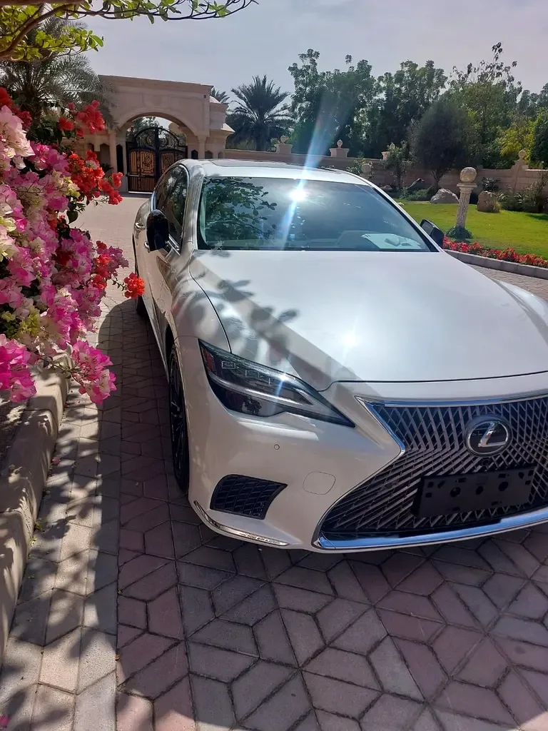 Lexus LS 500 AT (421 hp)
