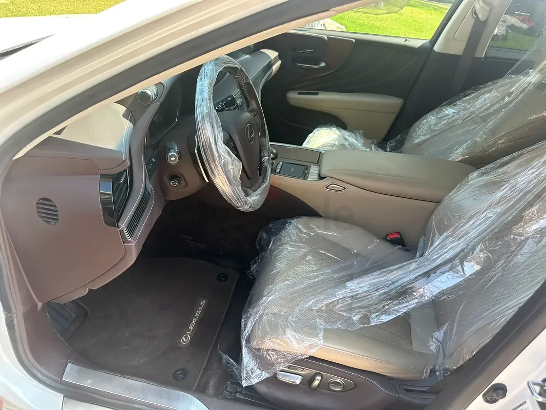 Lexus LS 500 AT (421 حصان) - 9