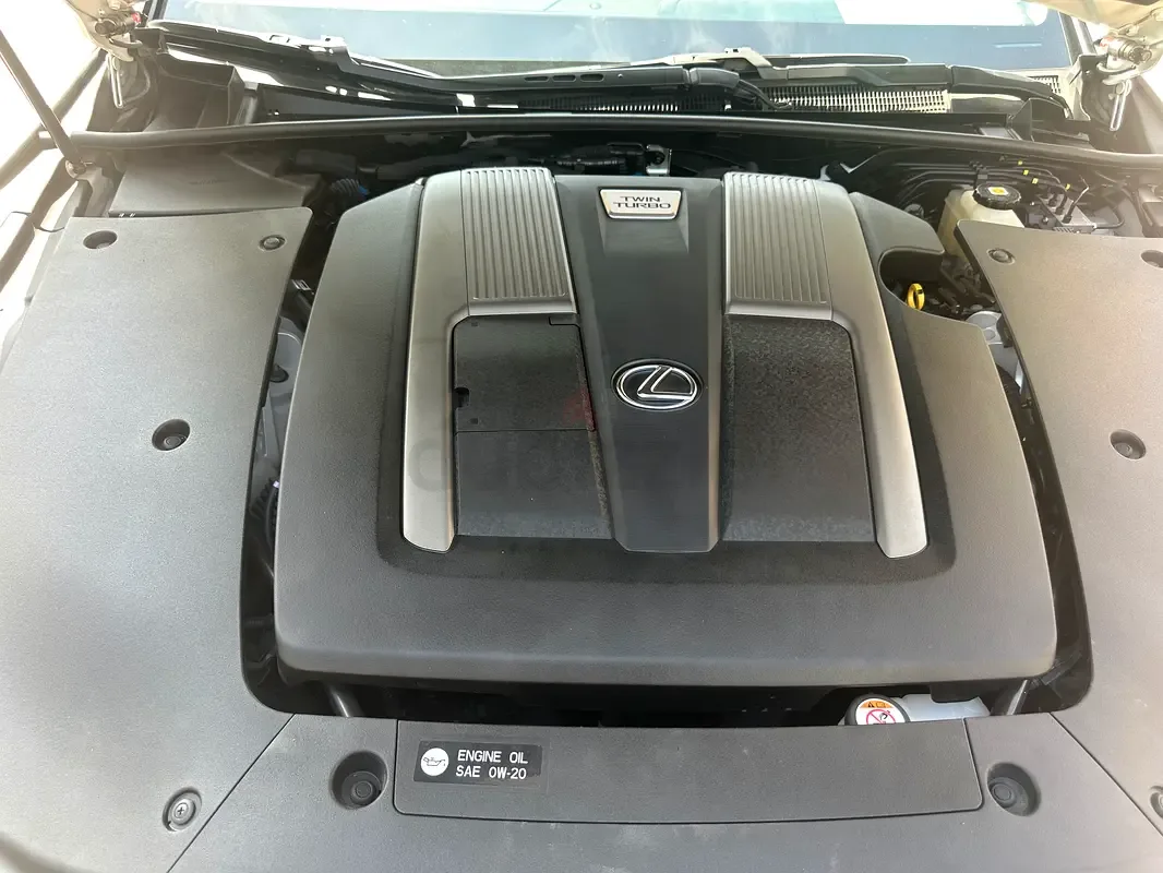 Lexus LS 500 AT (421 حصان) - 13
