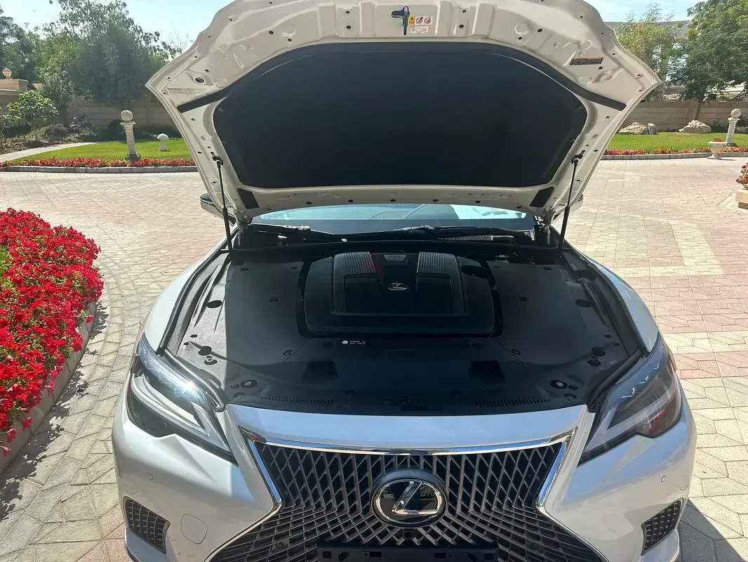 Lexus LS 500 AT (421 حصان) - 12