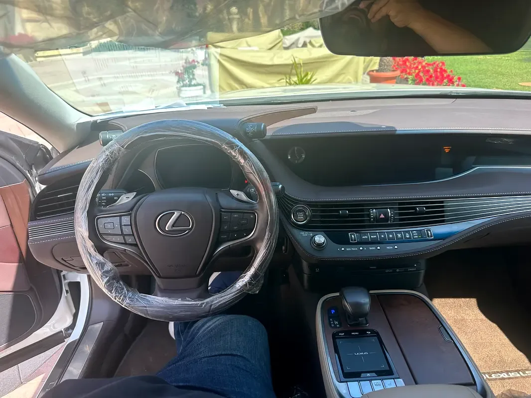 Lexus LS 500 AT (421 حصان) - 16