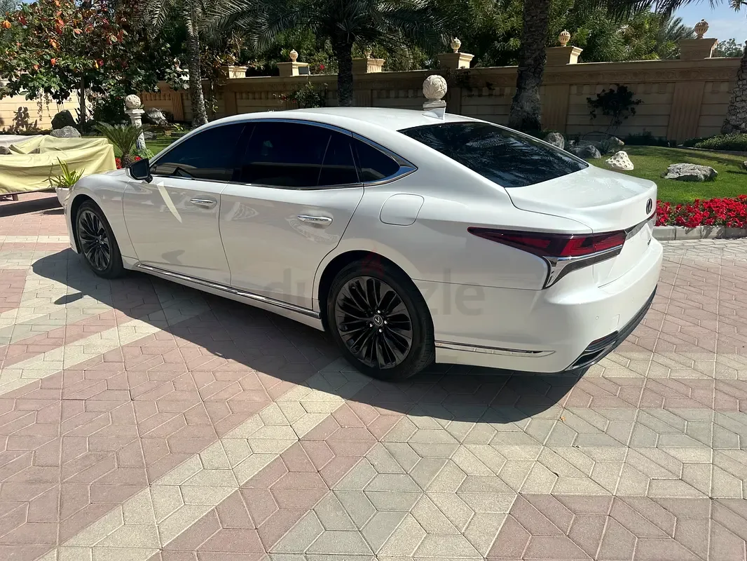 Lexus LS 500 AT (421 حصان) - 15