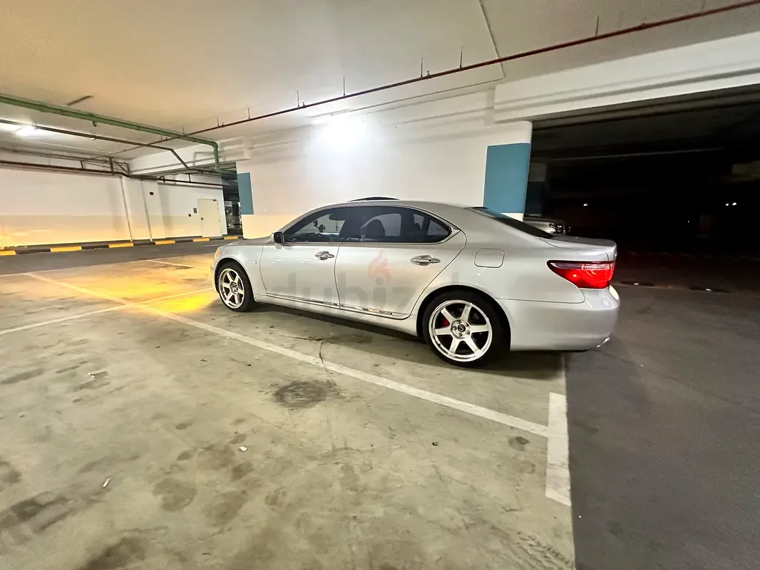 Lexus LS 600h CVT AWD (394 hp) - 8