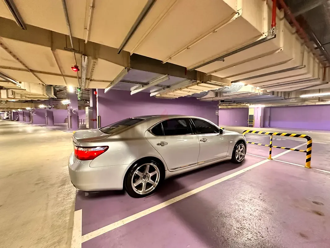 Lexus LS 600h CVT AWD (394 hp) - 12