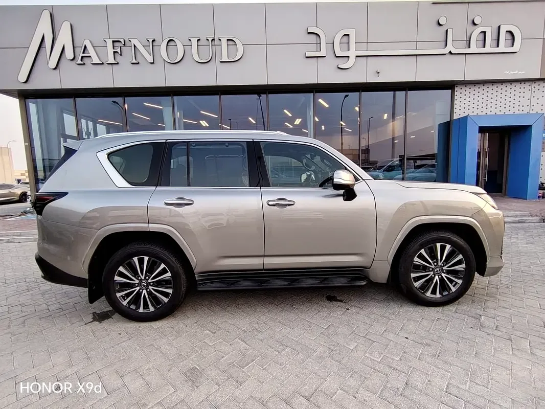 Lexus LX 3.5 AT 4WD (415 hp)