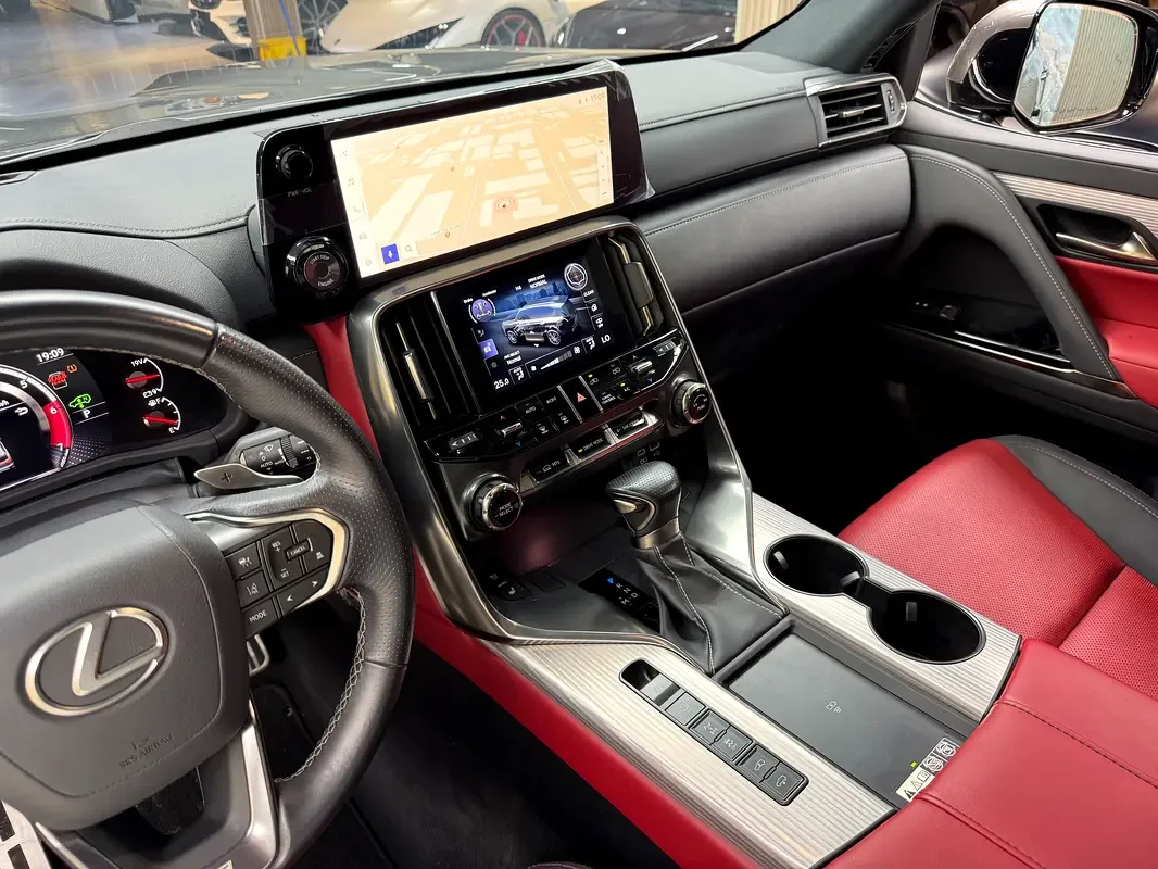 Lexus LX 3.5 AT 4WD (415 hp) - 15