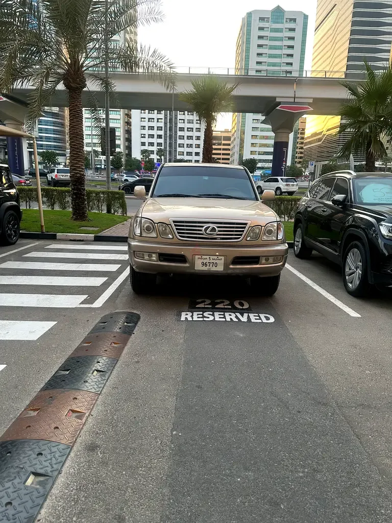 Lexus LX 470 AT (234 hp)