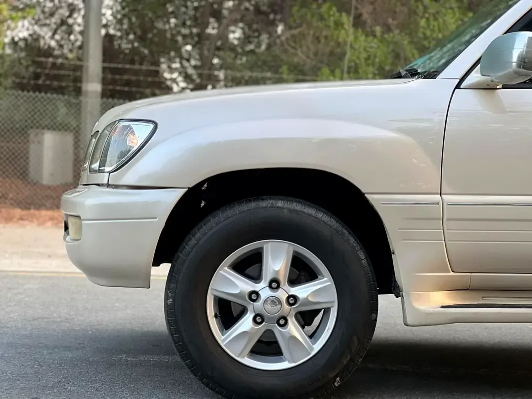 Lexus LX 470 AT (238 حصان) - 8