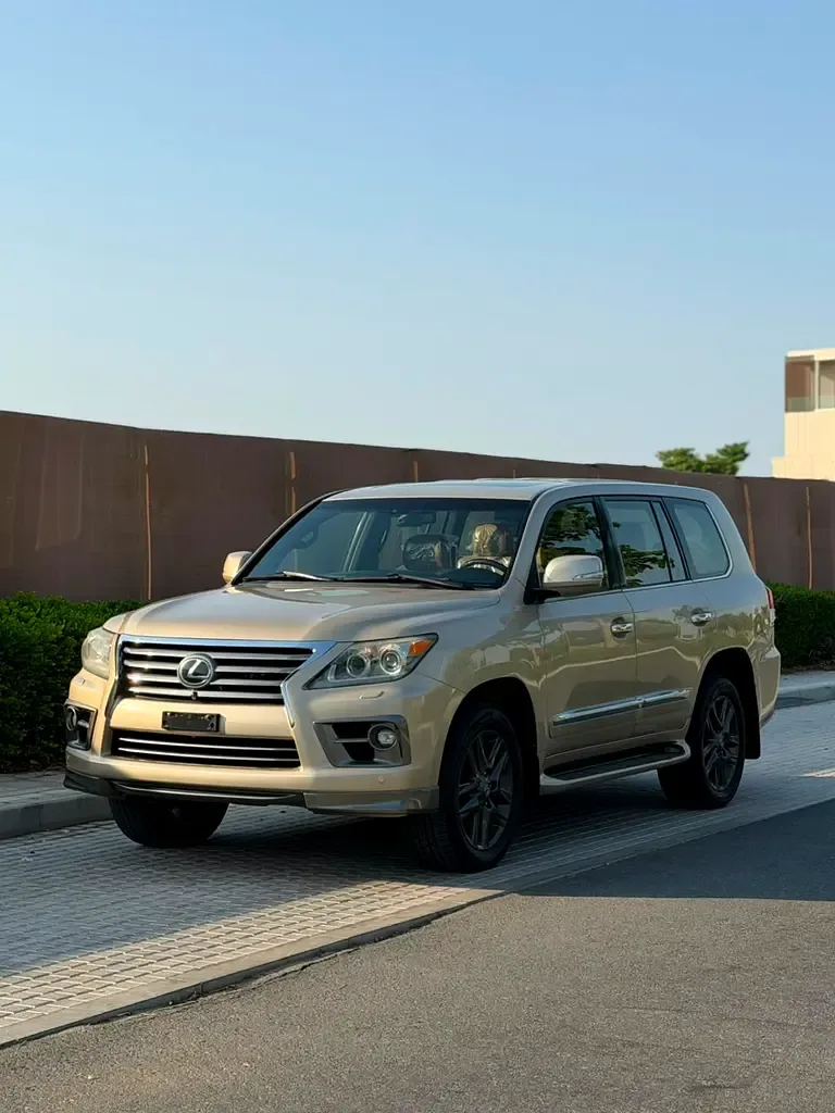 Lexus LX 570 AT (367 hp)