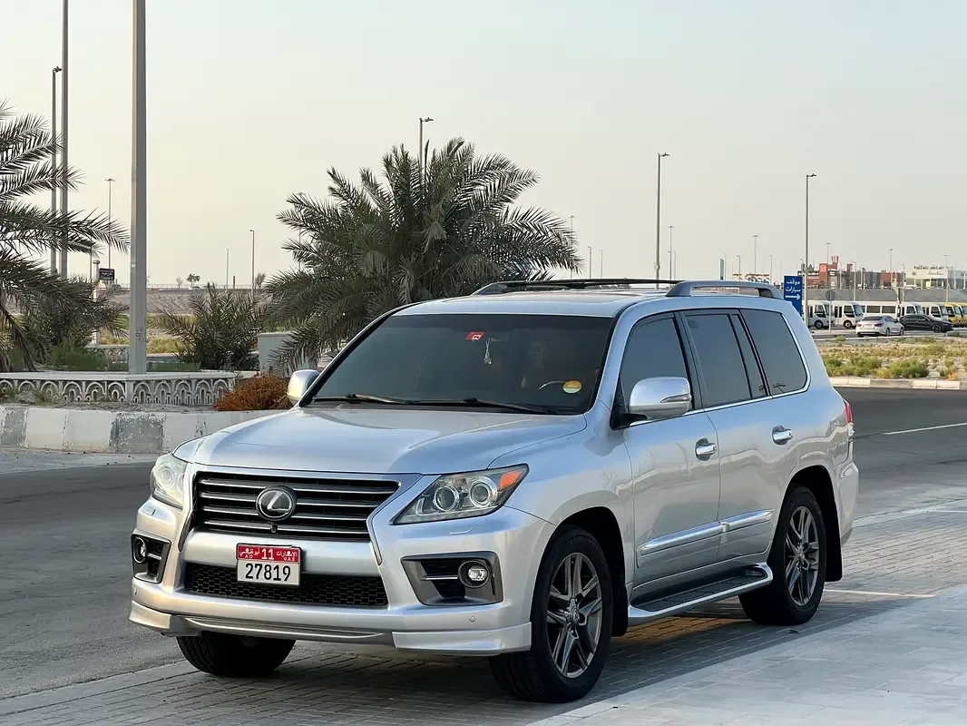 Lexus LX 570 AT (367 hp)