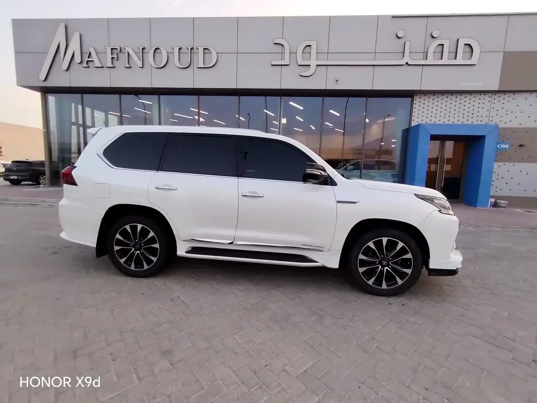 Lexus LX 570 AT (367 hp)