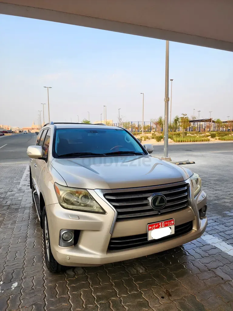 Lexus LX 570 AT (367 hp)