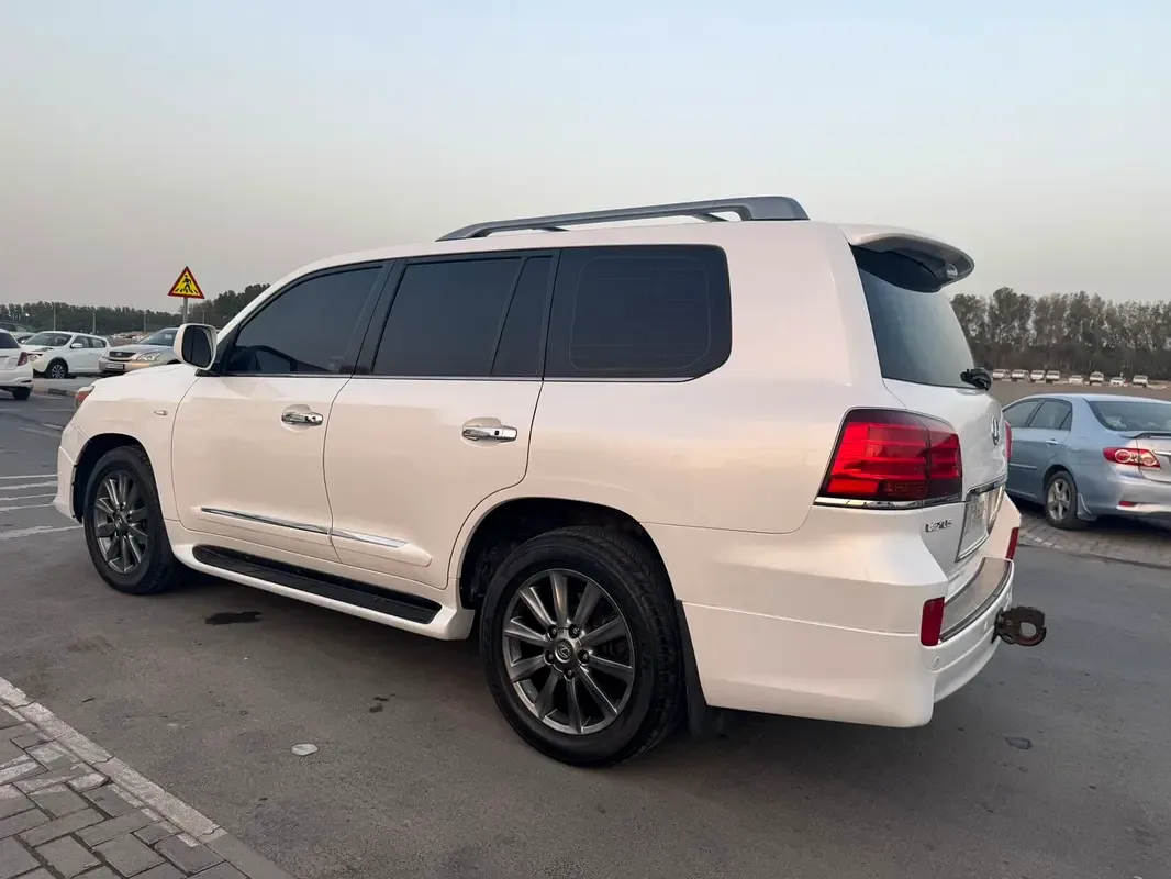 Lexus LX 570 AT (367 hp) - 3