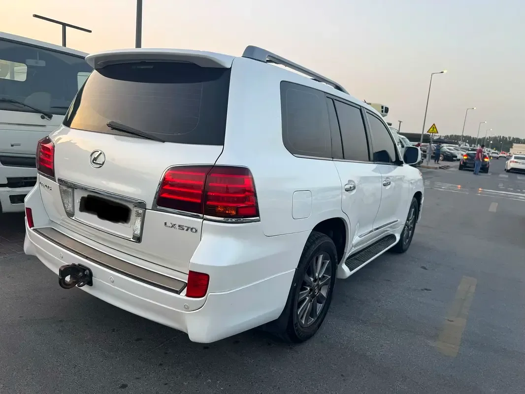 Lexus LX 570 AT (367 hp) - 5