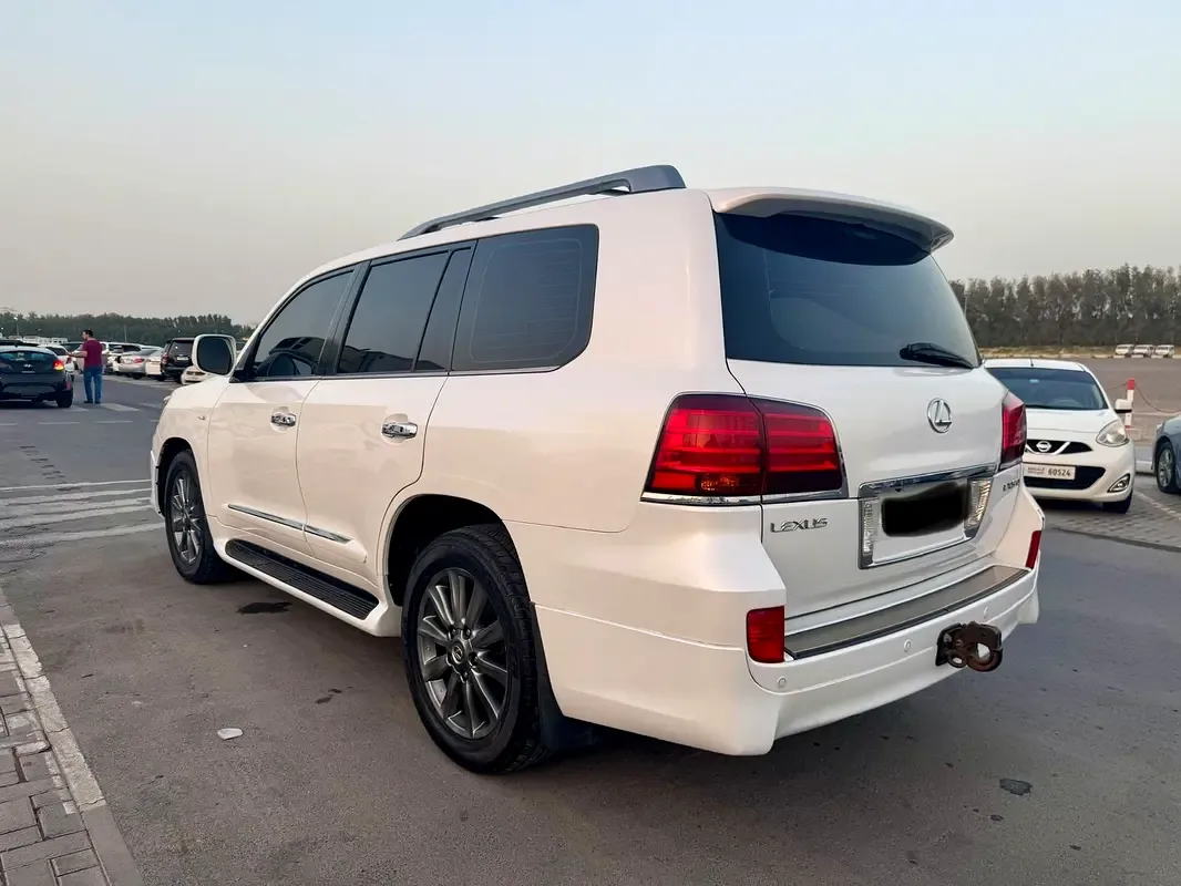 Lexus LX 570 AT (367 hp) - 6