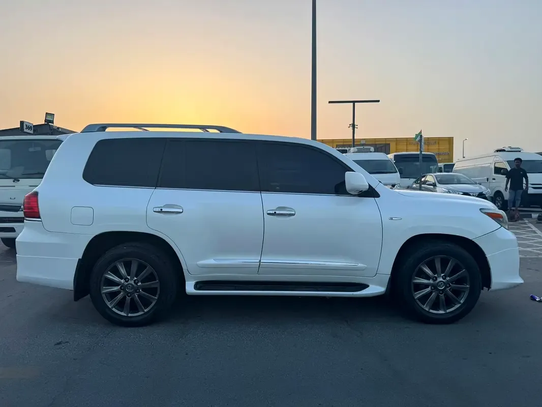 Lexus LX 570 AT (367 hp) - 4