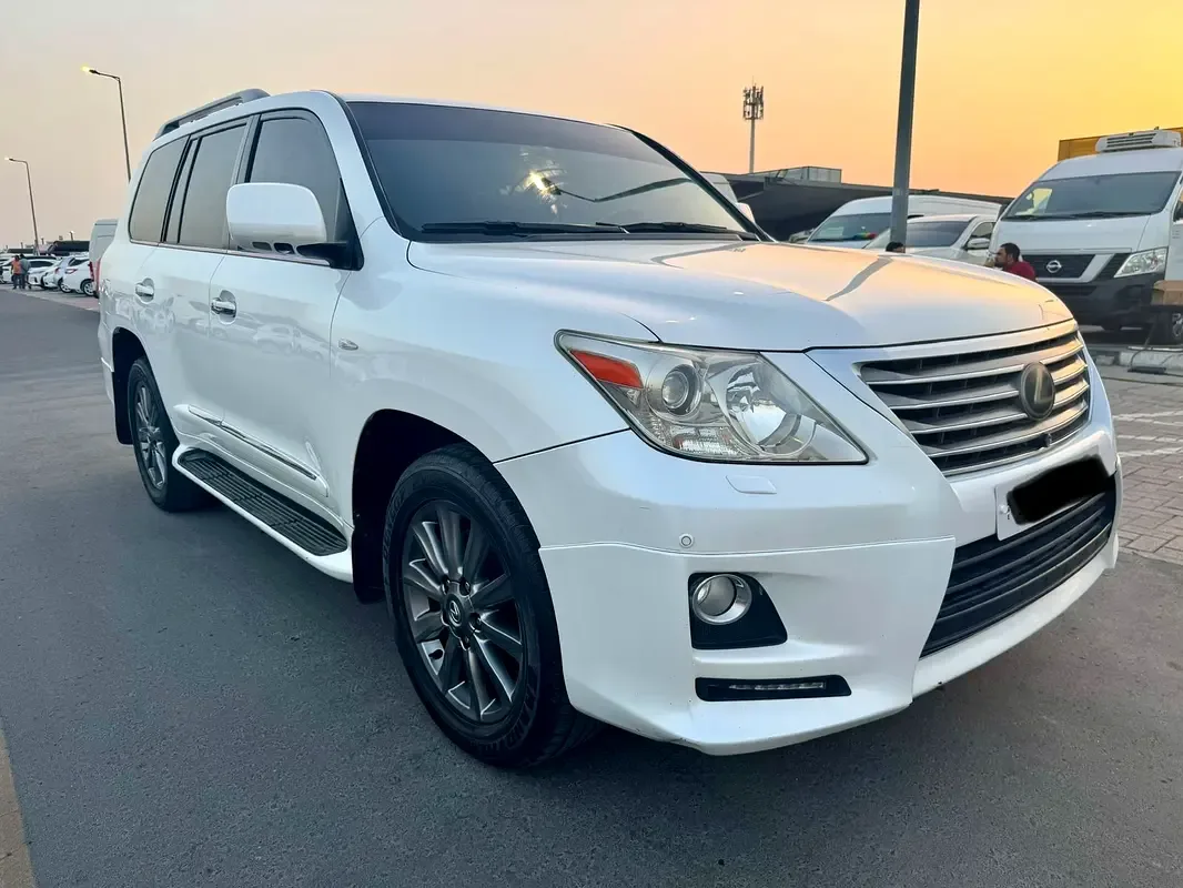 Lexus LX 570 AT (367 hp) - 8