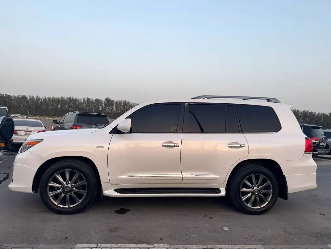 Lexus LX 570 AT (367 hp) - 7
