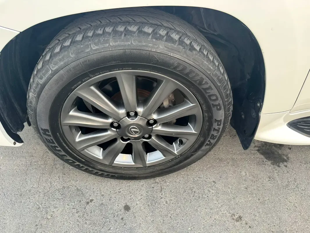 Lexus LX 570 AT (367 hp) - 10