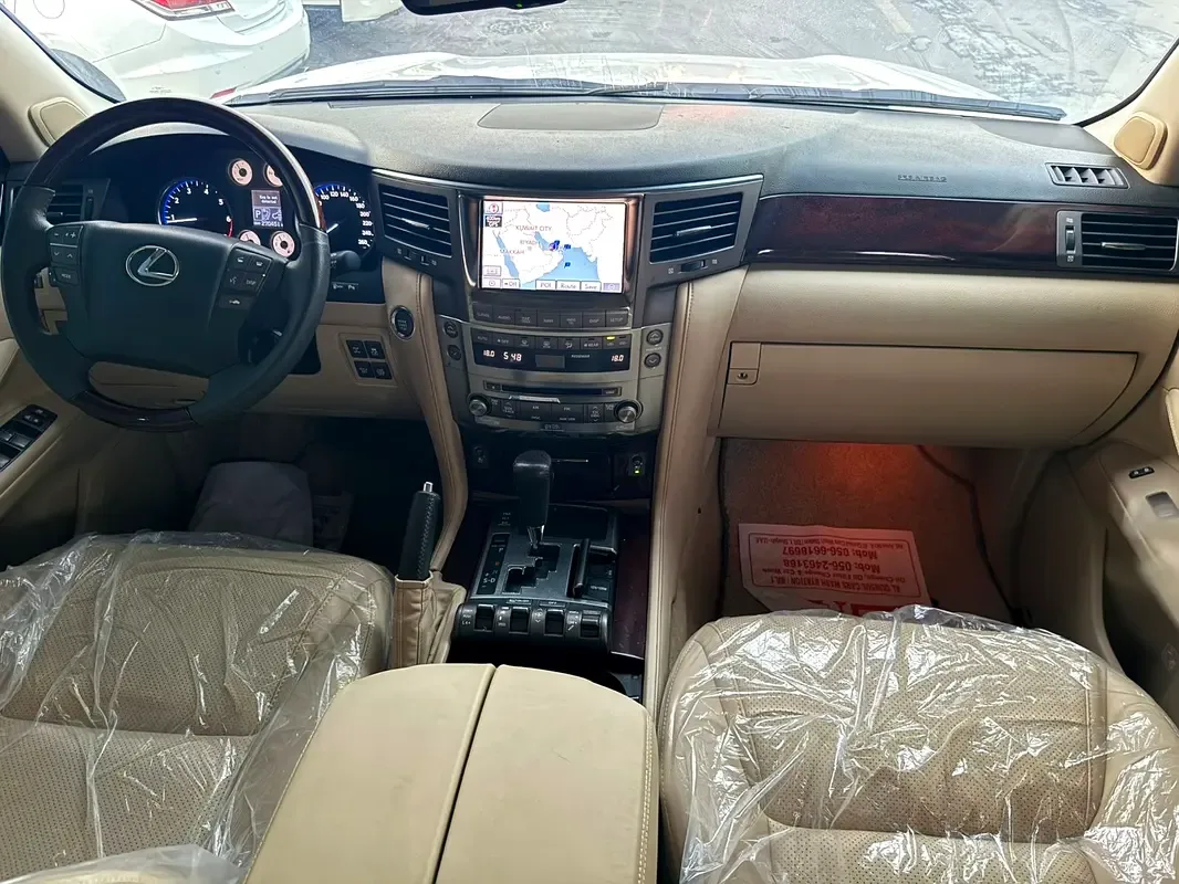 Lexus LX 570 AT (367 hp) - 14